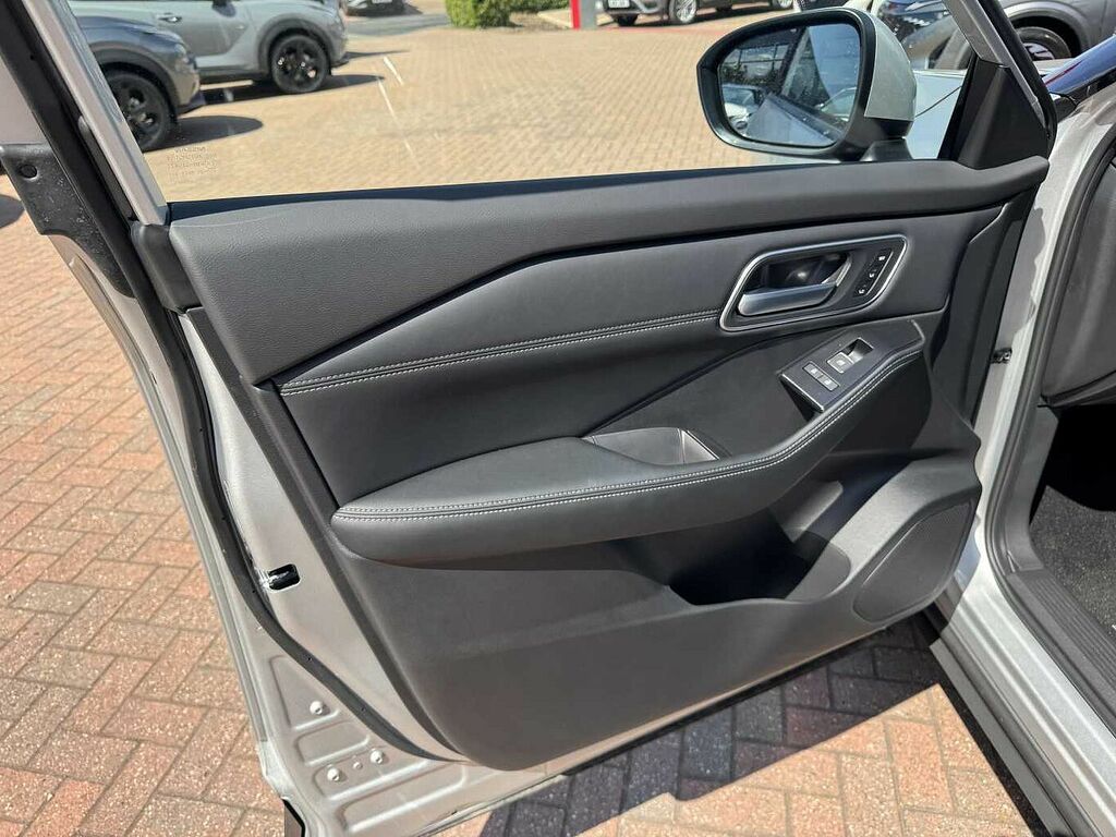 Nissan X-Trail Tekna Silver #14