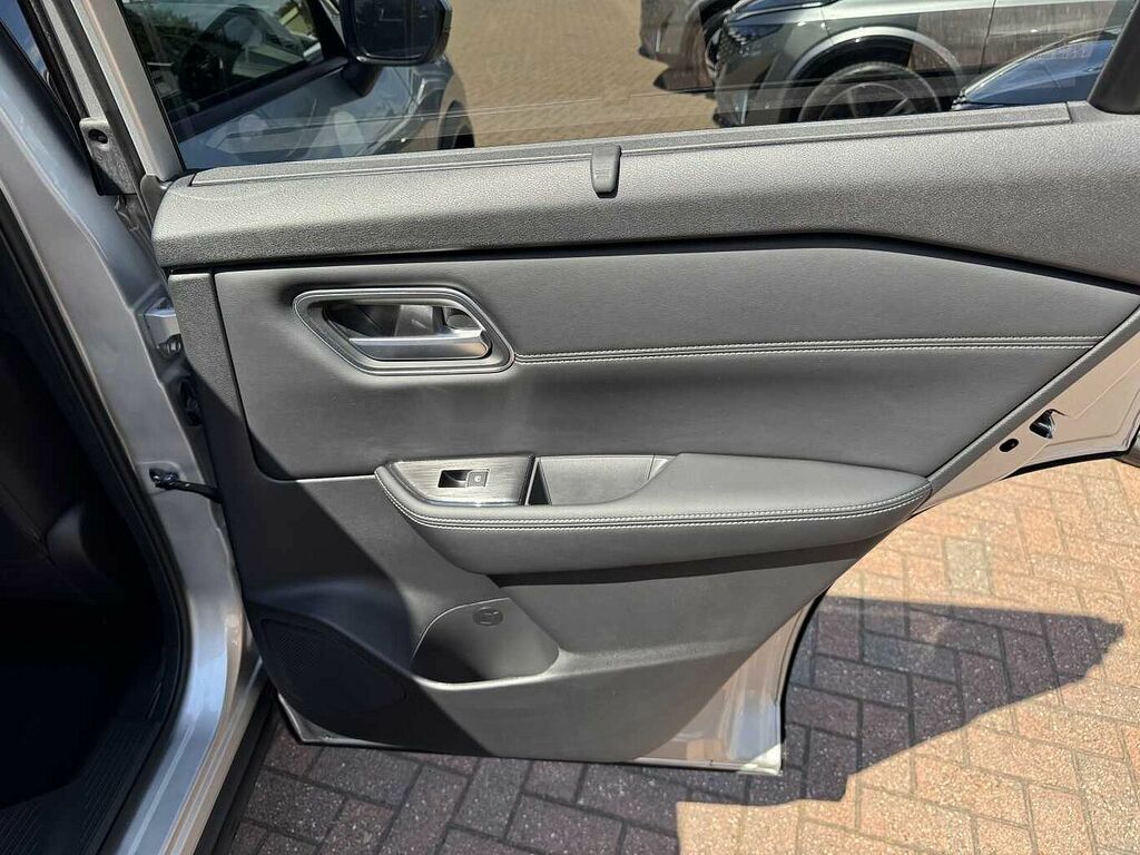 Nissan X-Trail Tekna Silver #22