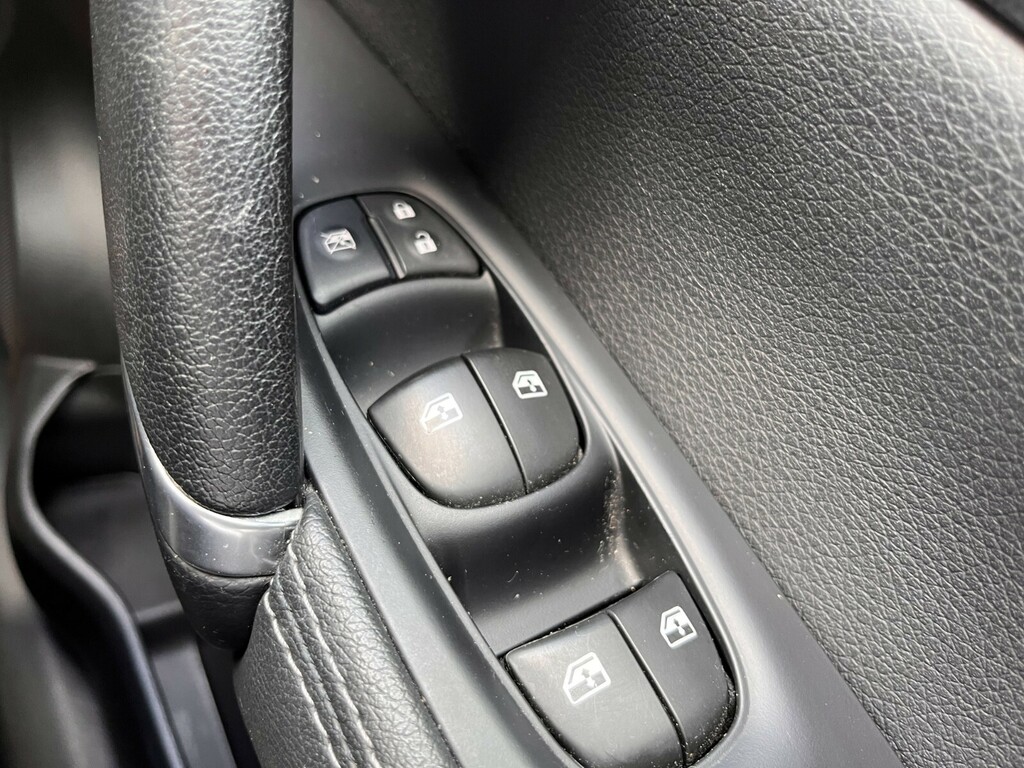 Nissan Qashqai Acenta Premium Silver #16