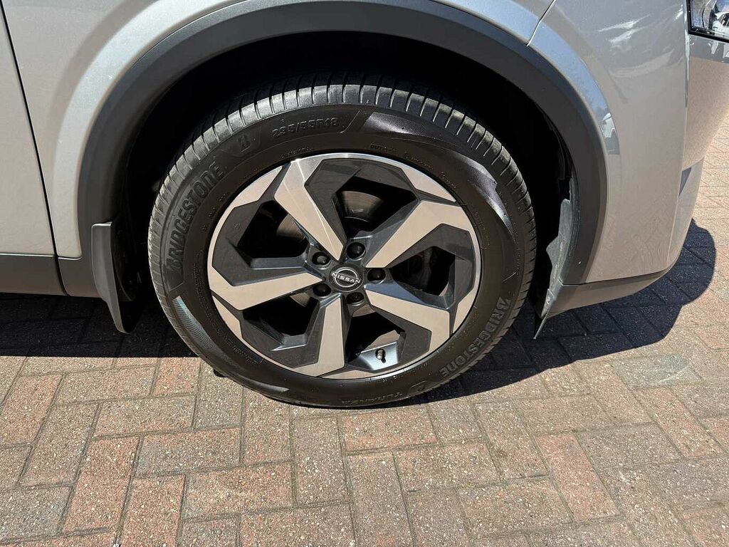 Nissan Qashqai 1.3 Dig-t Mh N-connecta Silver #2