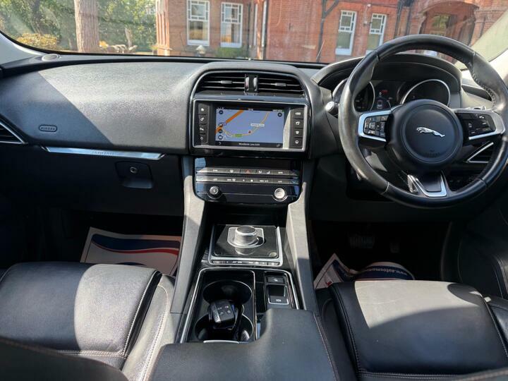 Jaguar F-Pace 2.0 D180 Prestige Euro 6 Ss Black #2