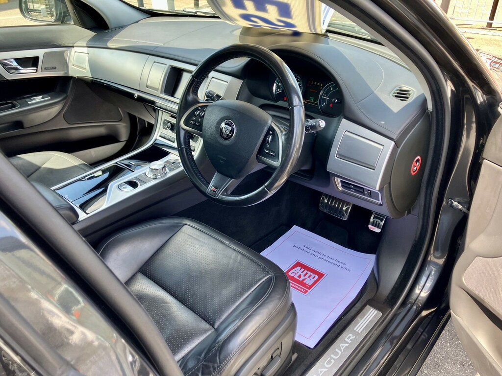 Jaguar XF Saloon 3.0 D S V6 Premium Luxury 2014 OE64CJJ Grey #3