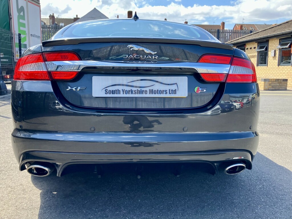 Jaguar XF Saloon 3.0 D S V6 Premium Luxury 2014 OE64CJJ Grey #5