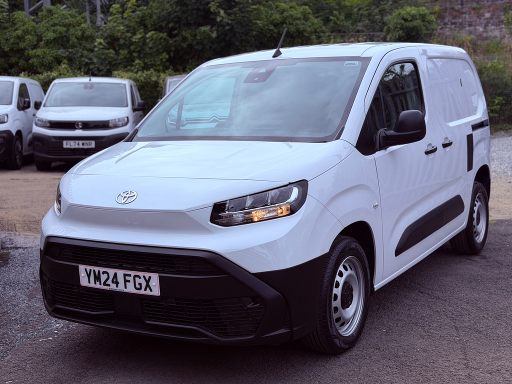 Toyota PROACE 1.5 Bluehdi Active Short Panel Van 6Dr Manu  #3
