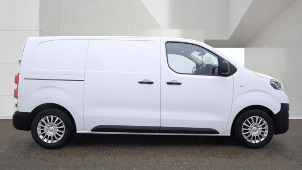 Toyota PROACE 1.5D Icon Medium Panel Van 6Dr Mwb E #4