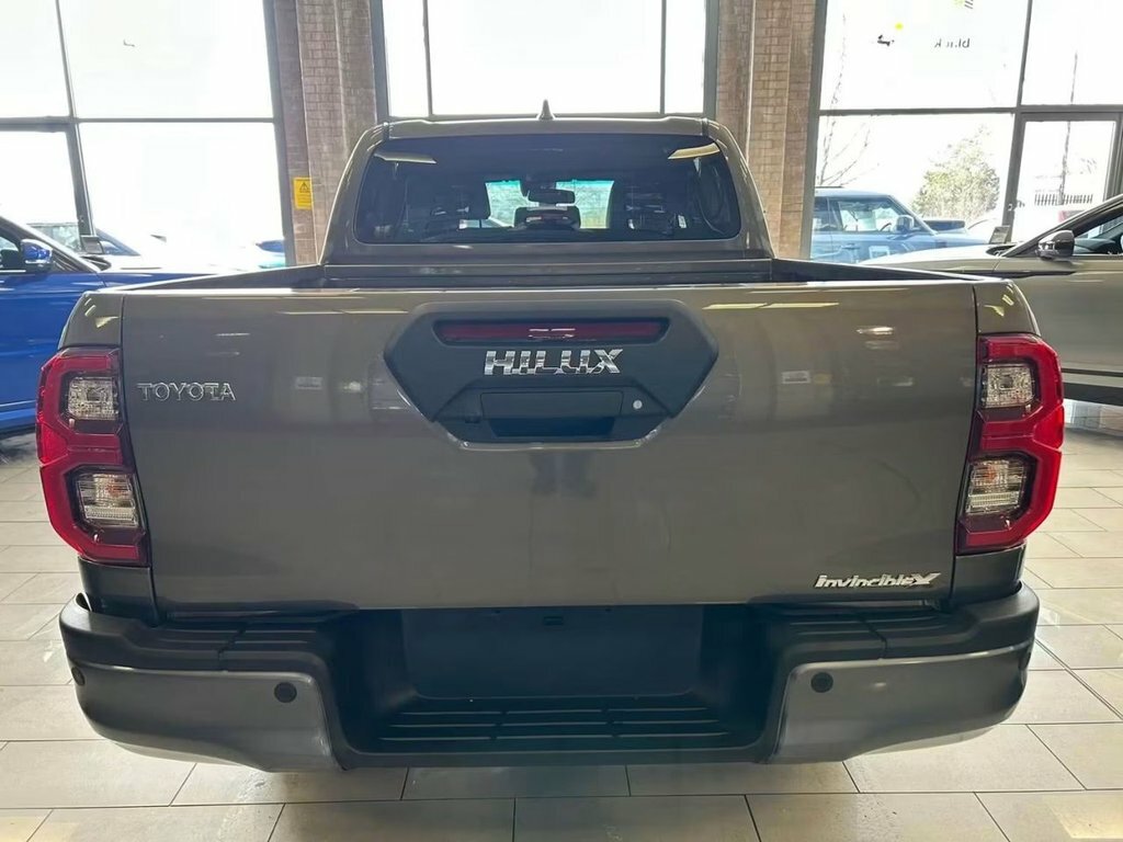 Toyota HILUX 2.8L Invincible X #6