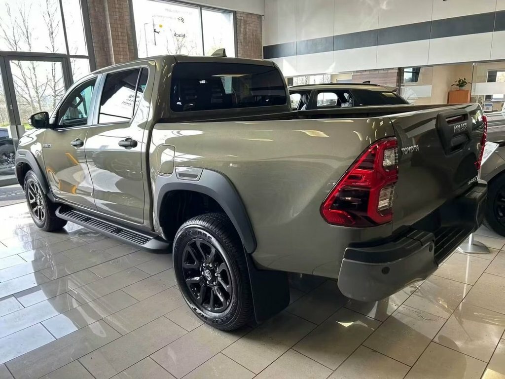 Toyota HILUX 2.8L Invincible X #5
