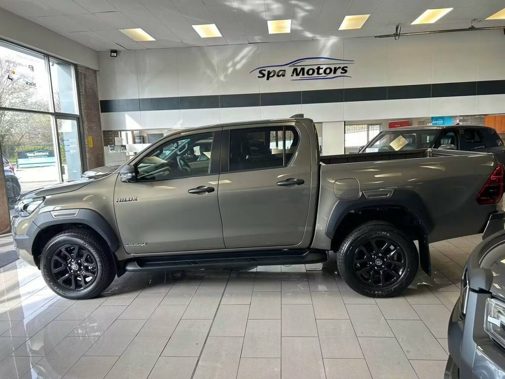 Toyota HILUX 2.8L Invincible X #4