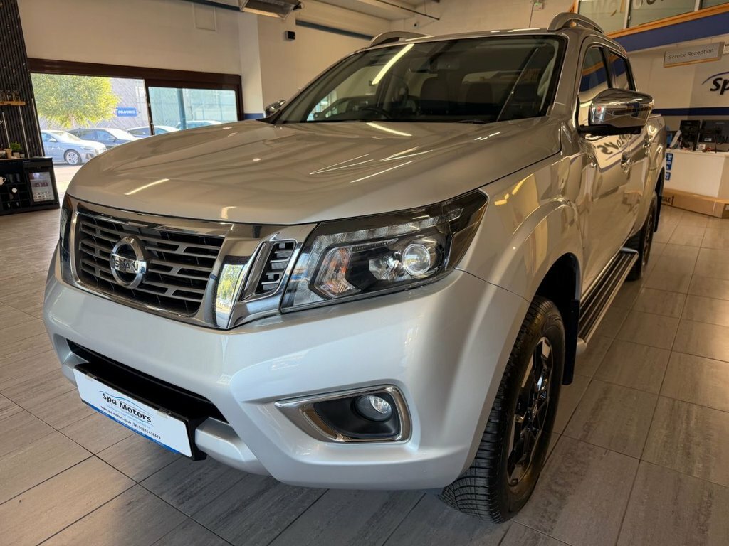 Nissan Navara 2.3L Tekna Silver #3