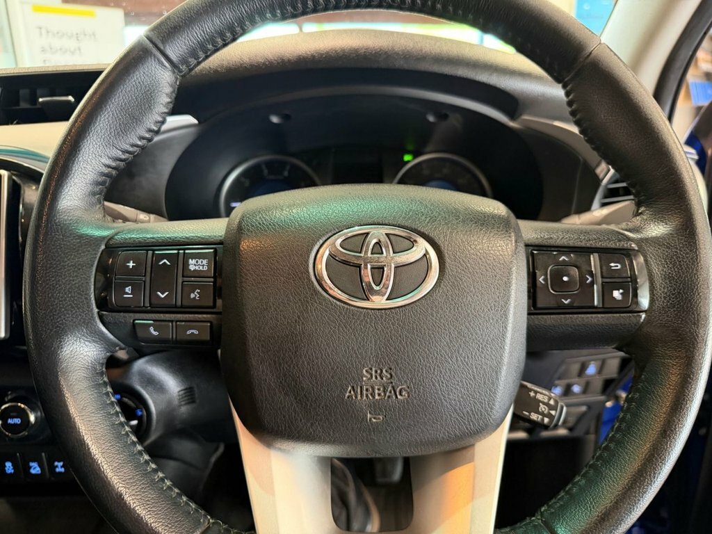 Toyota HILUX 2.4 D-4d Invincible X 4Wd Euro 6 Tss, 3. Black #11