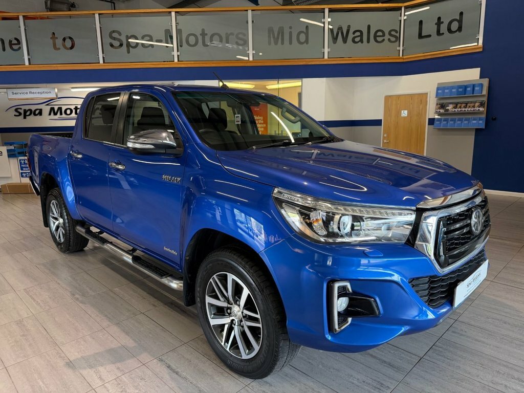 Toyota HILUX 2.4L Invincible Blue