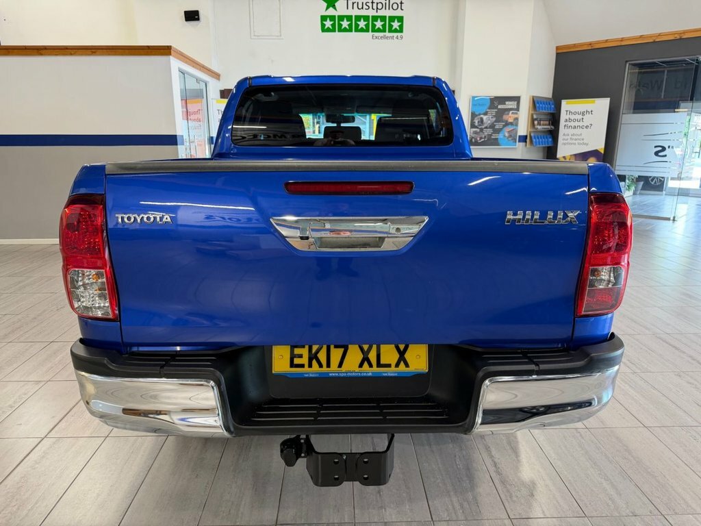 Toyota HILUX 2.4L Invincible Blue #6