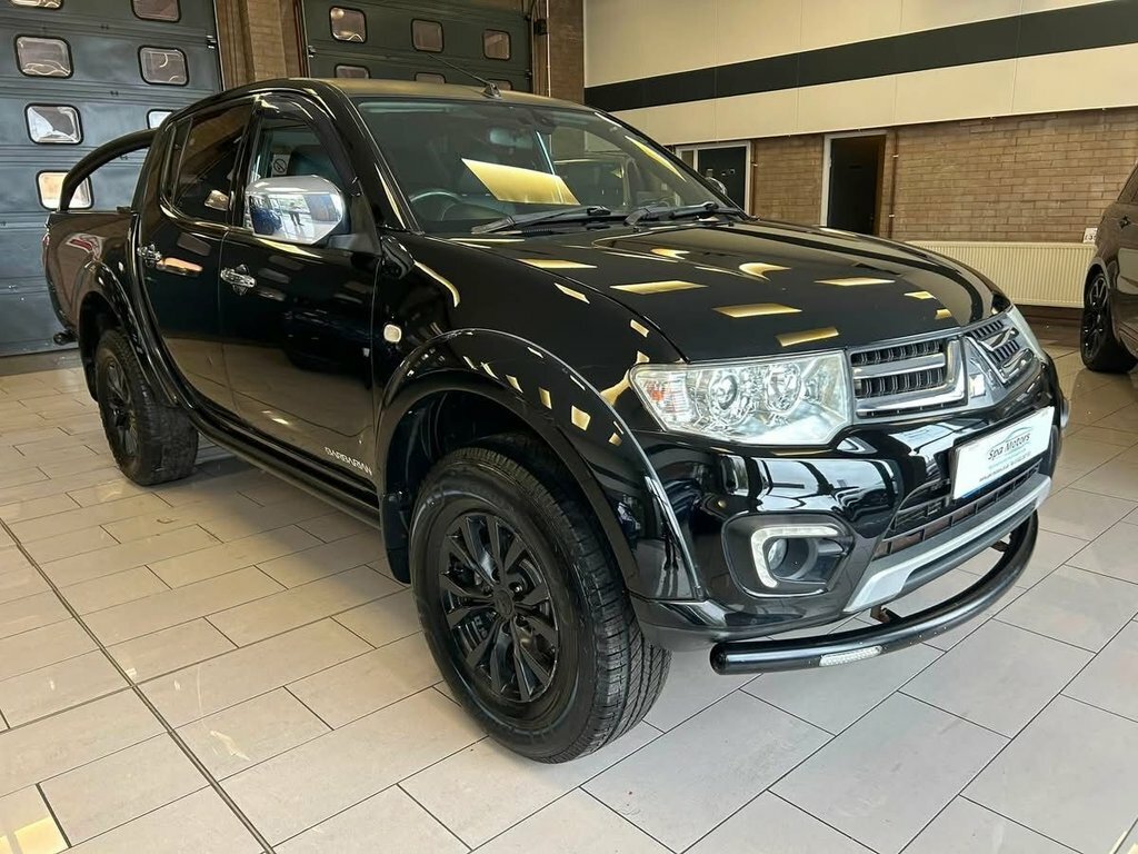 Mitsubishi L200 2.5L Barbarian Black Black