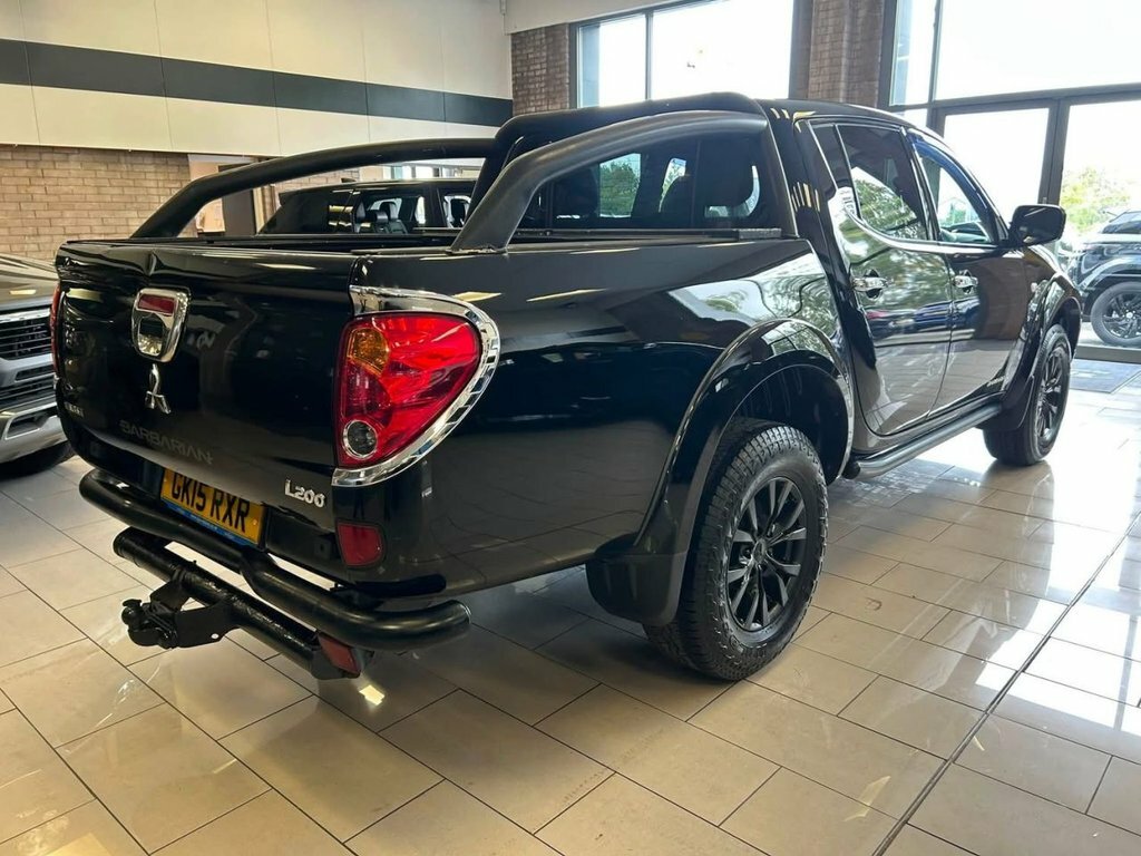 Mitsubishi L200 2.5L Barbarian Black Black #4