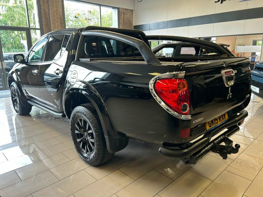 Mitsubishi L200 2.5L Barbarian Black Black #3