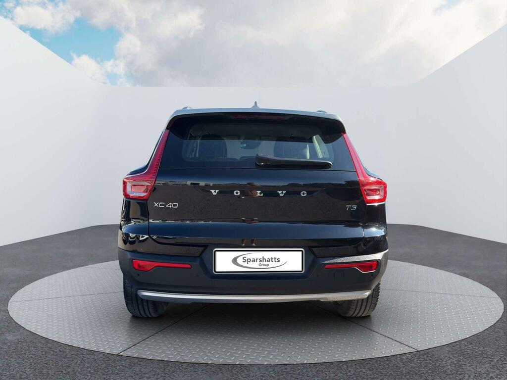 Volvo XC40 Momentum Black #6