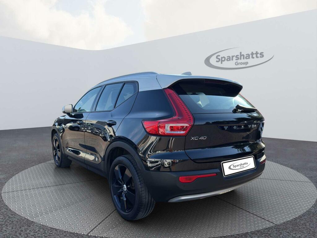 Volvo XC40 Momentum Black #5