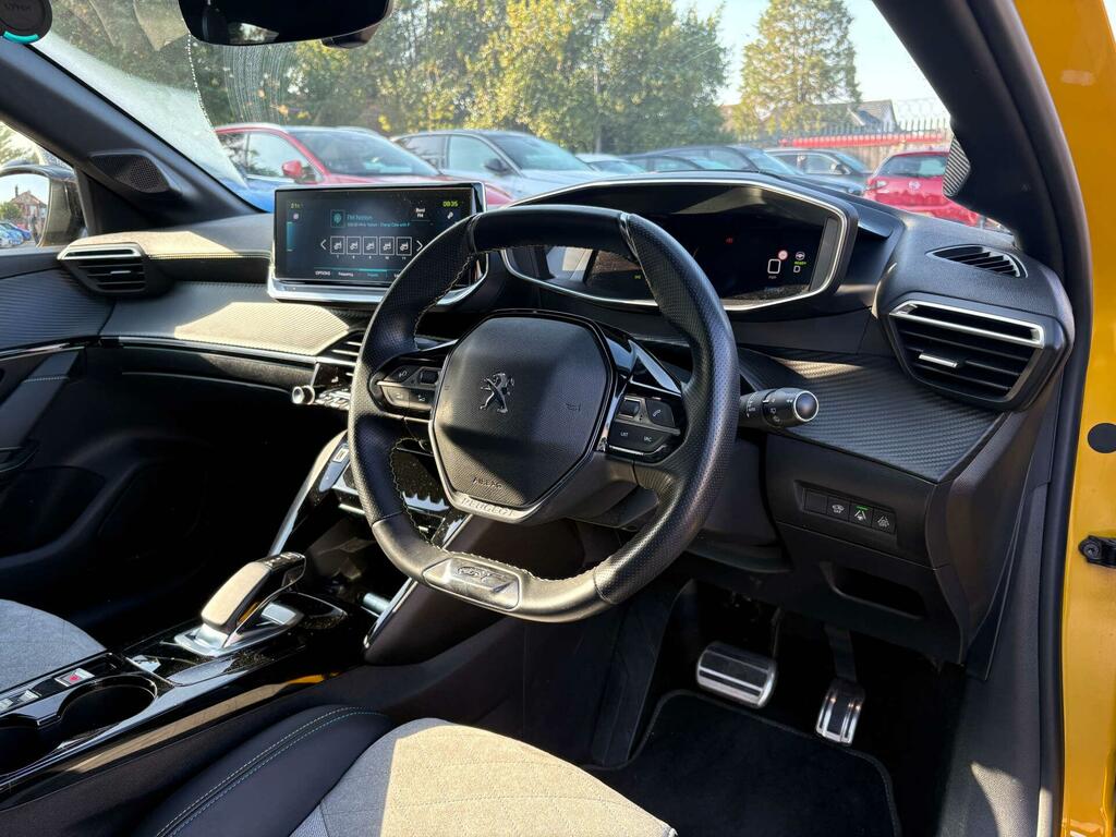 Peugeot e-208 50Kwh Gt Yellow #5