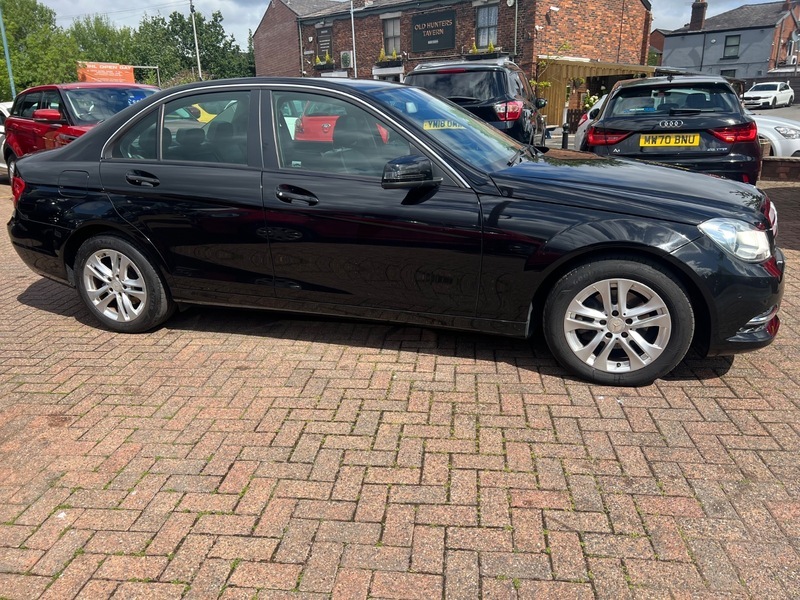 Mercedes-Benz C Class C200 Cdi Blueefficiency Executive Black #2