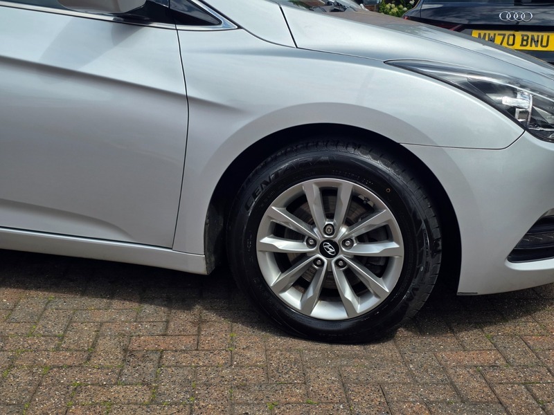 Hyundai I40 Crdi Se Nav Business Silver #5