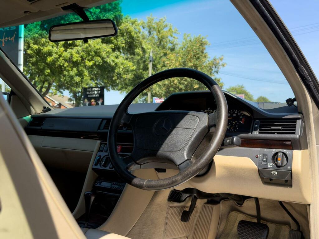 Mercedes-Benz E Class 2.2 E220 Silver #3