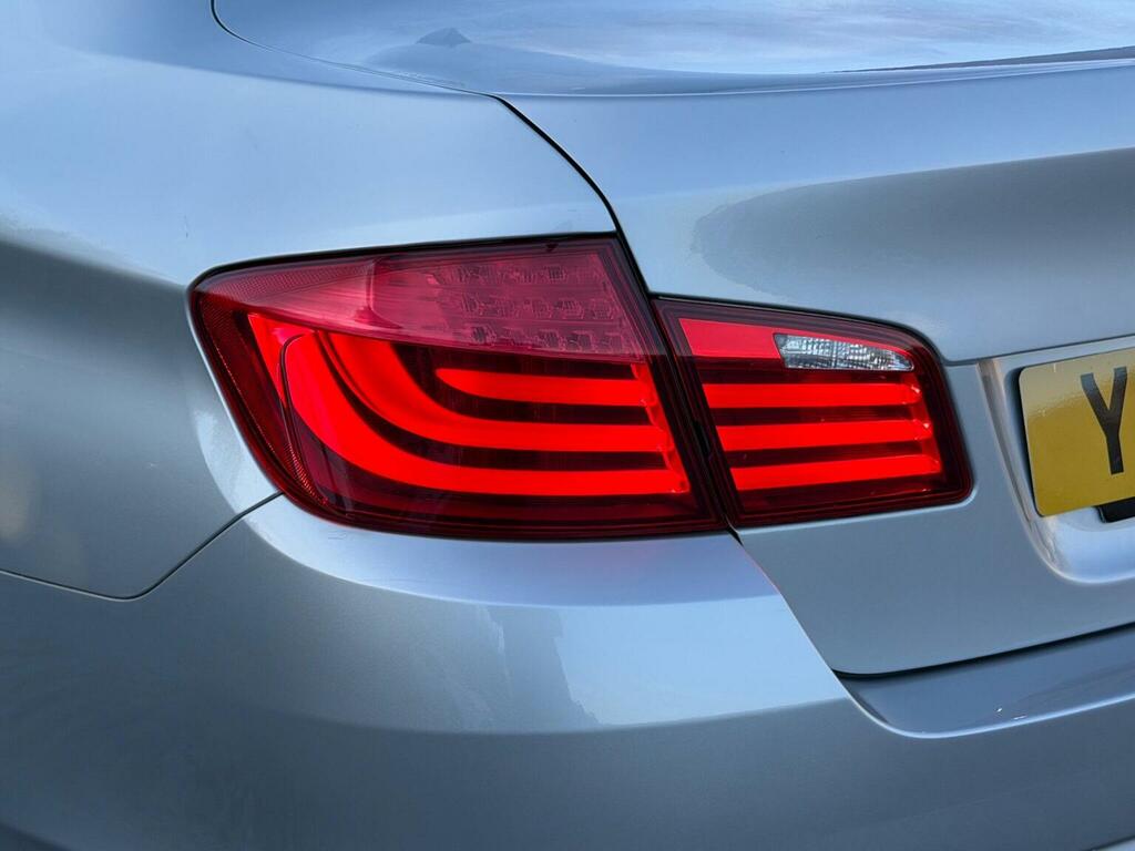 BMW 5 Series Saloon 2.0 520D Se Steptronic Euro 5 201010 Silver #22