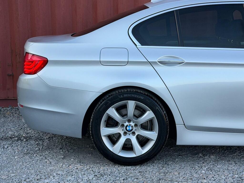 BMW 5 Series Saloon 2.0 520D Se Steptronic Euro 5 201010 Silver #29