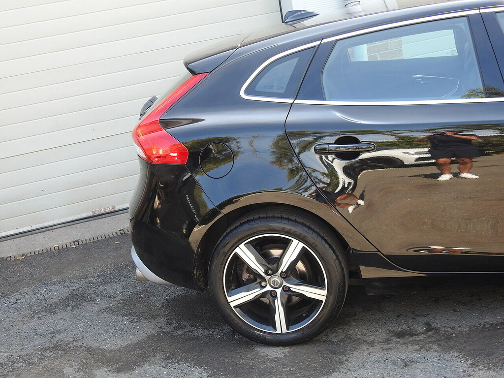 Volvo V40 T2 R-design Nav Plus Black #3