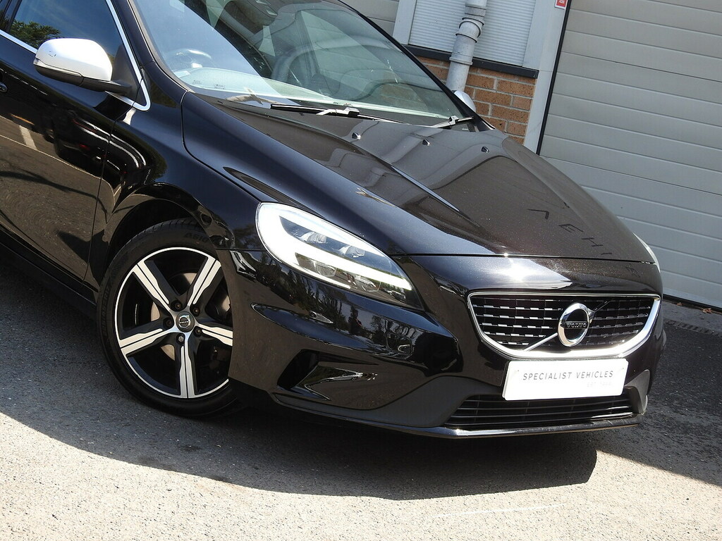 Volvo V40 T2 R-design Nav Plus Black #2