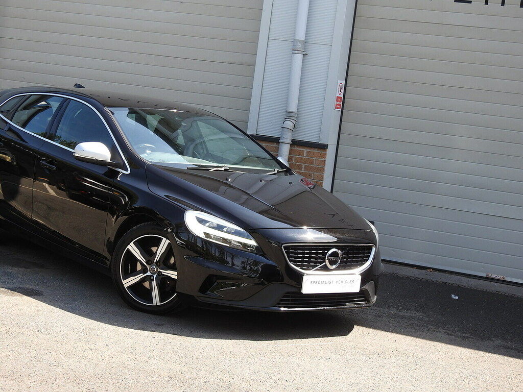 Volvo V40 T2 R-design Nav Plus Black