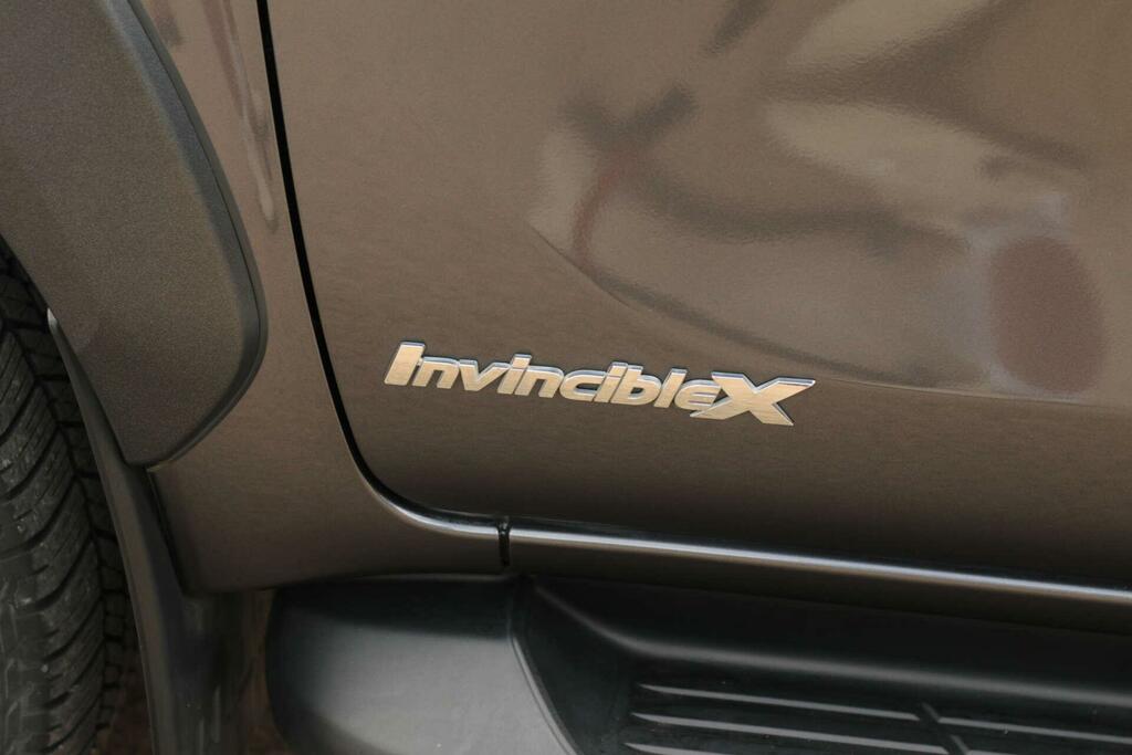 Toyota HILUX D-4d Invincible X Brown #27
