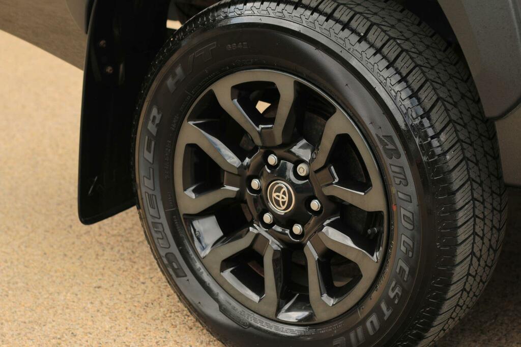 Toyota HILUX D-4d Invincible X Brown #21