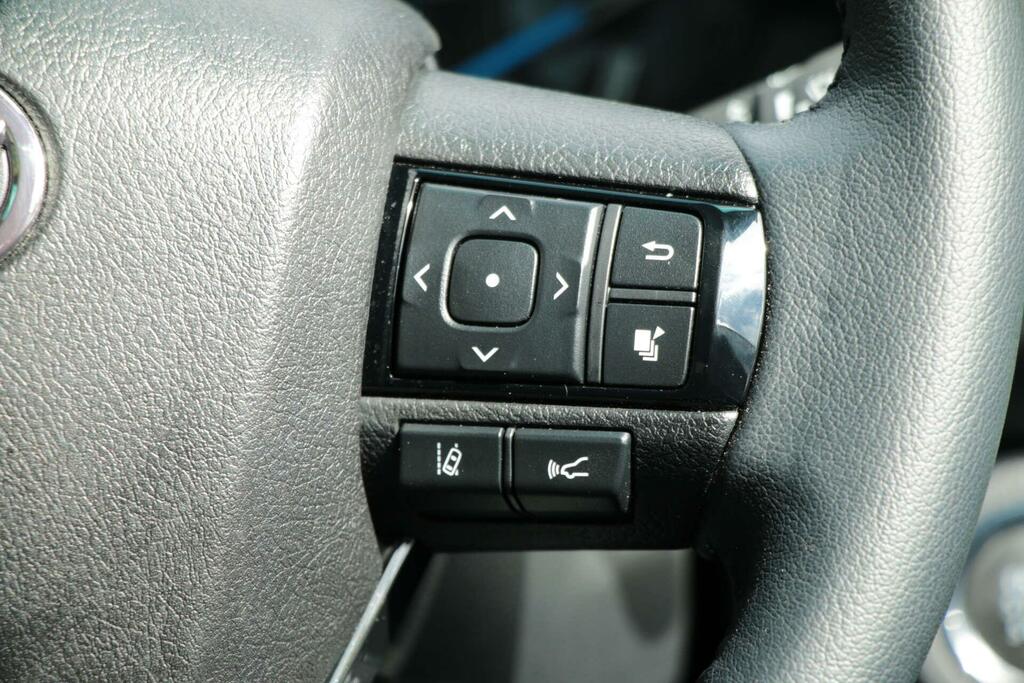 Toyota HILUX D-4d Invincible X Brown #35