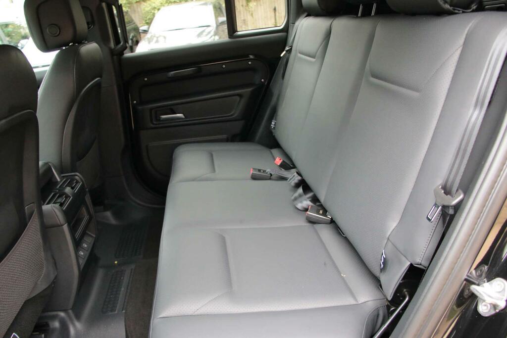 Land Rover Defender 110 X-dynamic Hse Black #2