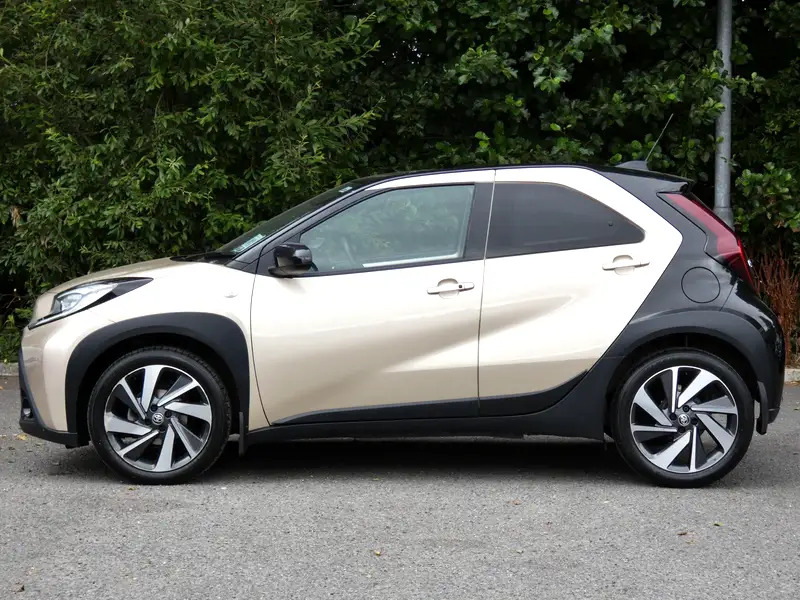 Toyota Aygo X 1.0 Vvt-i Exclusive X-shift Euro 6 Ss AJ22LVY Beige #4