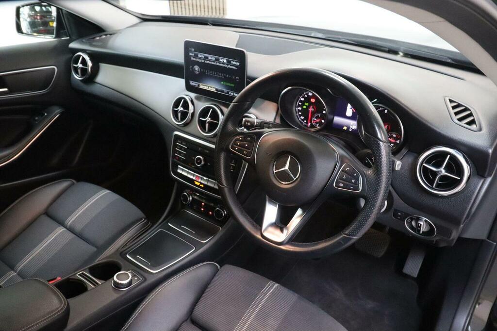 Mercedes-Benz GLA Class 1.6 Gla 200 Amg Line Exec Station Wagon Red #14