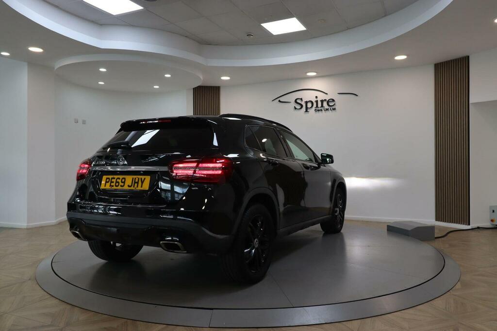 Mercedes-Benz GLA Class 1.6 Gla 200 Amg Line Exec Station Wagon Red #40