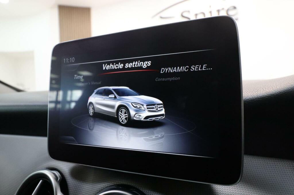 Mercedes-Benz GLA Class 1.6 Gla 200 Amg Line Exec Station Wagon Red #24