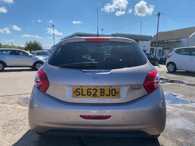 Peugeot 208 Vti Feline Hatchback Pink #5
