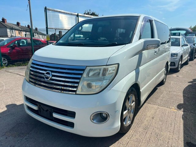 Nissan Elgrand Mpv White #3