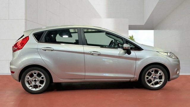 Ford Fiesta Zetec Hatchback Silver #5
