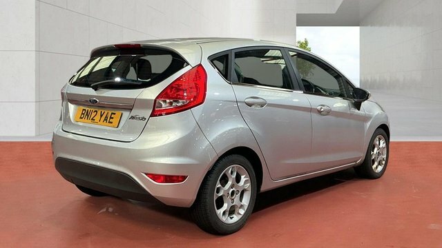 Ford Fiesta Zetec Hatchback Silver #4