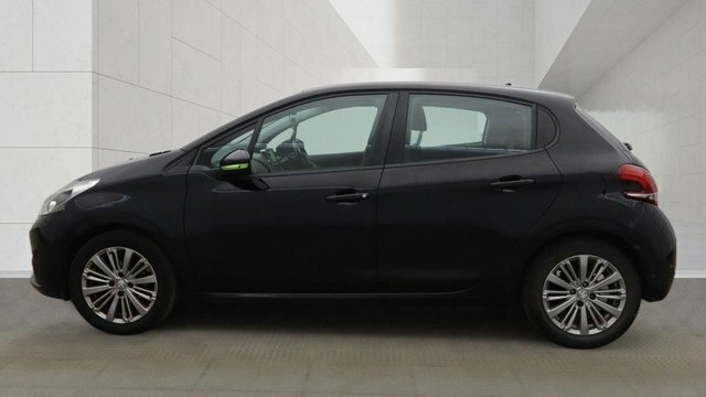 Peugeot 208 Puretech Active Hatchback Black #6