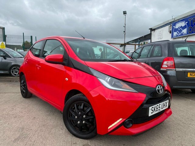 Toyota Aygo Vvt-i X-play Hatchback Red