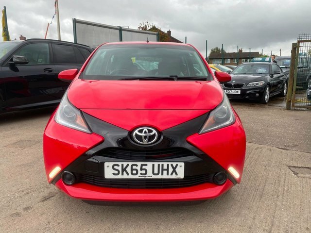 Toyota Aygo Vvt-i X-play Hatchback Red #2