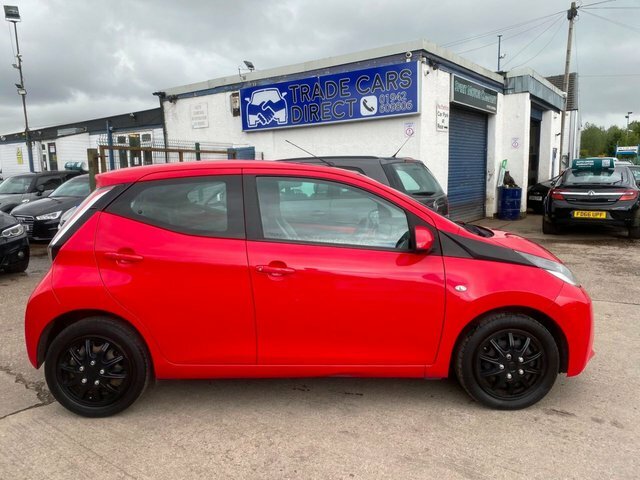 Toyota Aygo Vvt-i X-play Hatchback Red #3