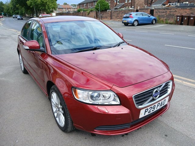 Volvo S40 Drive Se Lux Saloon Red