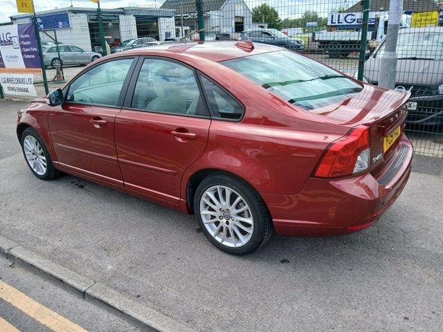 Volvo S40 Drive Se Lux Saloon Red #4