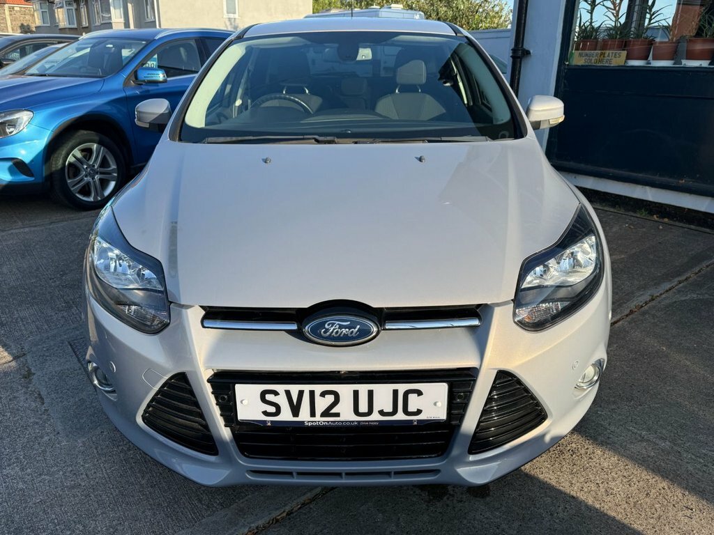 Ford Focus Titanium Hatchback Silver #5