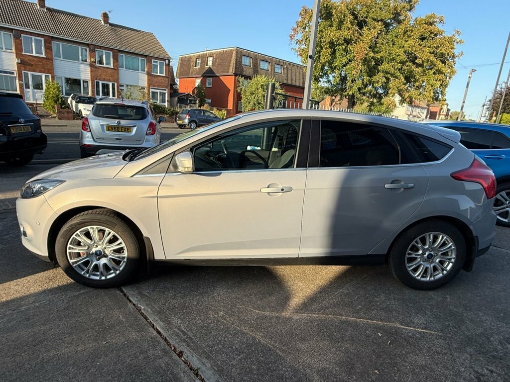Ford Focus Titanium Hatchback Silver #6